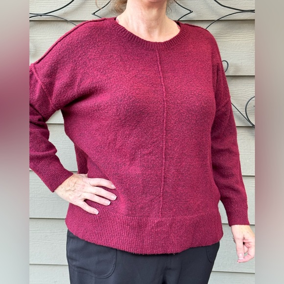 Large maroon sweater - Picture 2 of 3